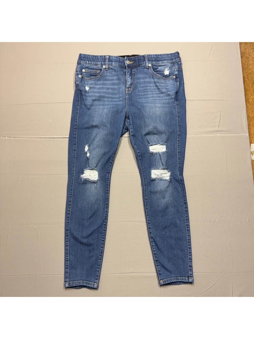 Torrid Womens Bombshell Skinny Jeans Distressed Stretch Denim Size 18R Blue